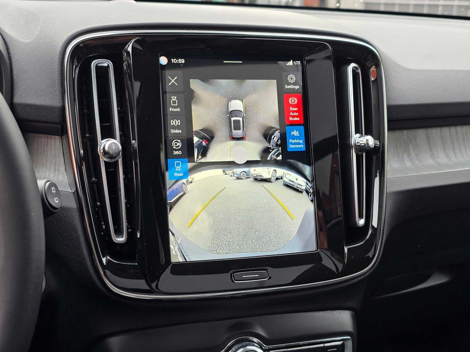 2026 Volvo XC40 Plus
