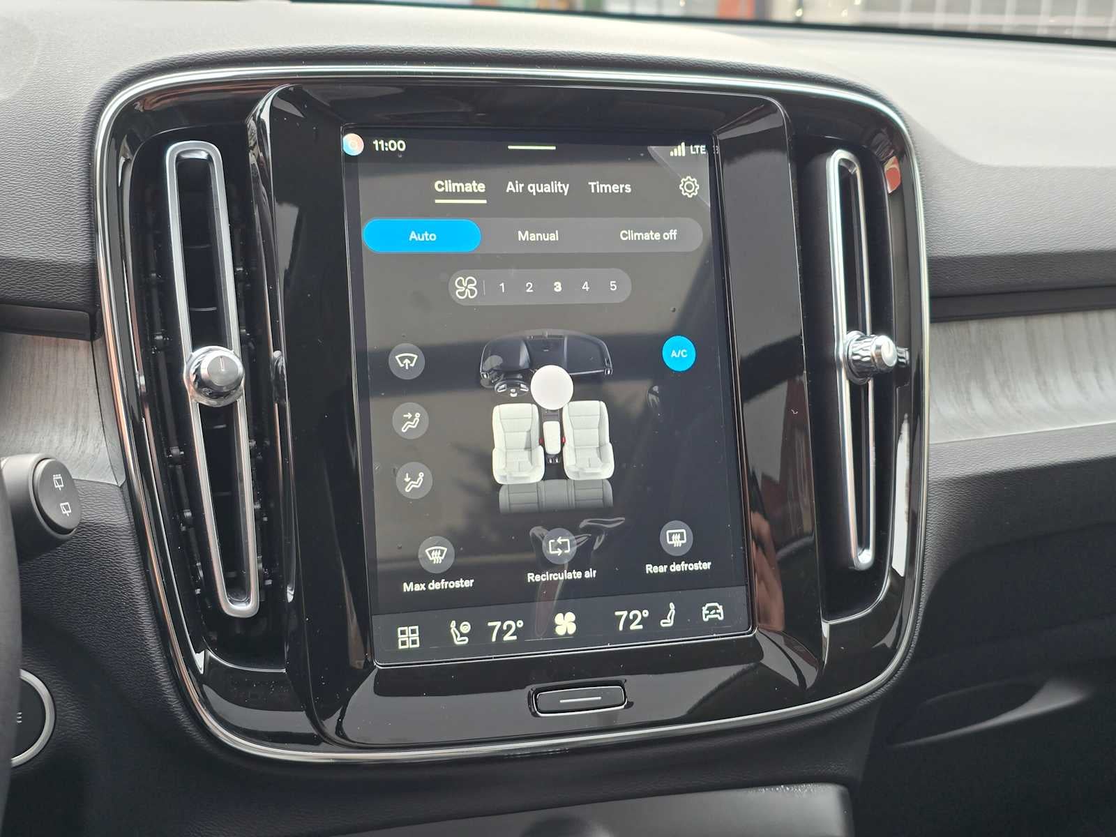 2026 Volvo XC40 Plus