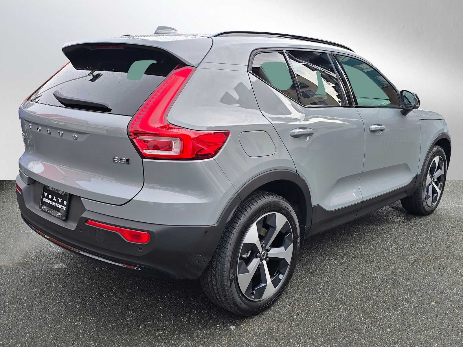 2026 Volvo XC40 Plus