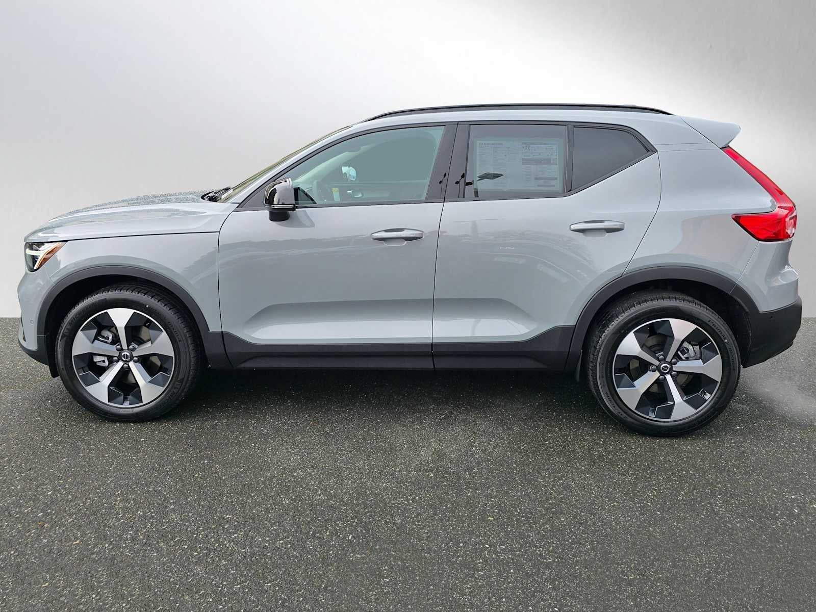 2026 Volvo XC40 Plus