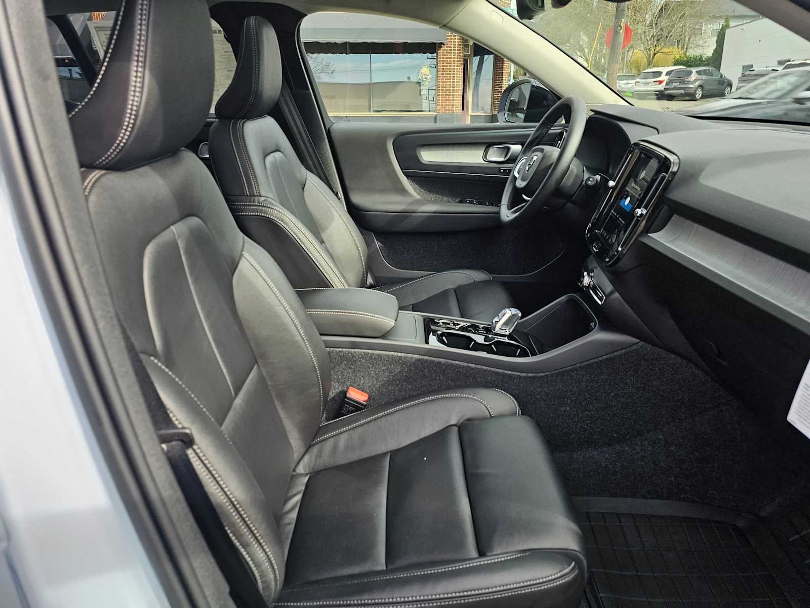 2026 Volvo XC40 Plus
