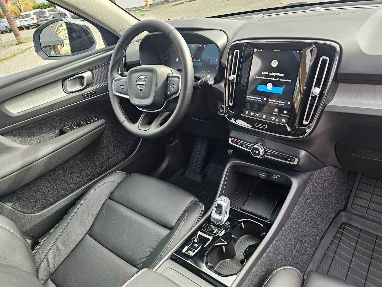 2026 Volvo XC40 Plus