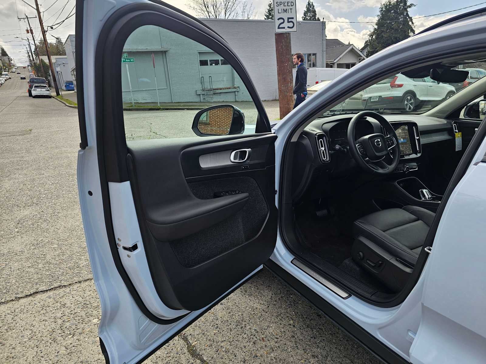2026 Volvo XC40 Plus