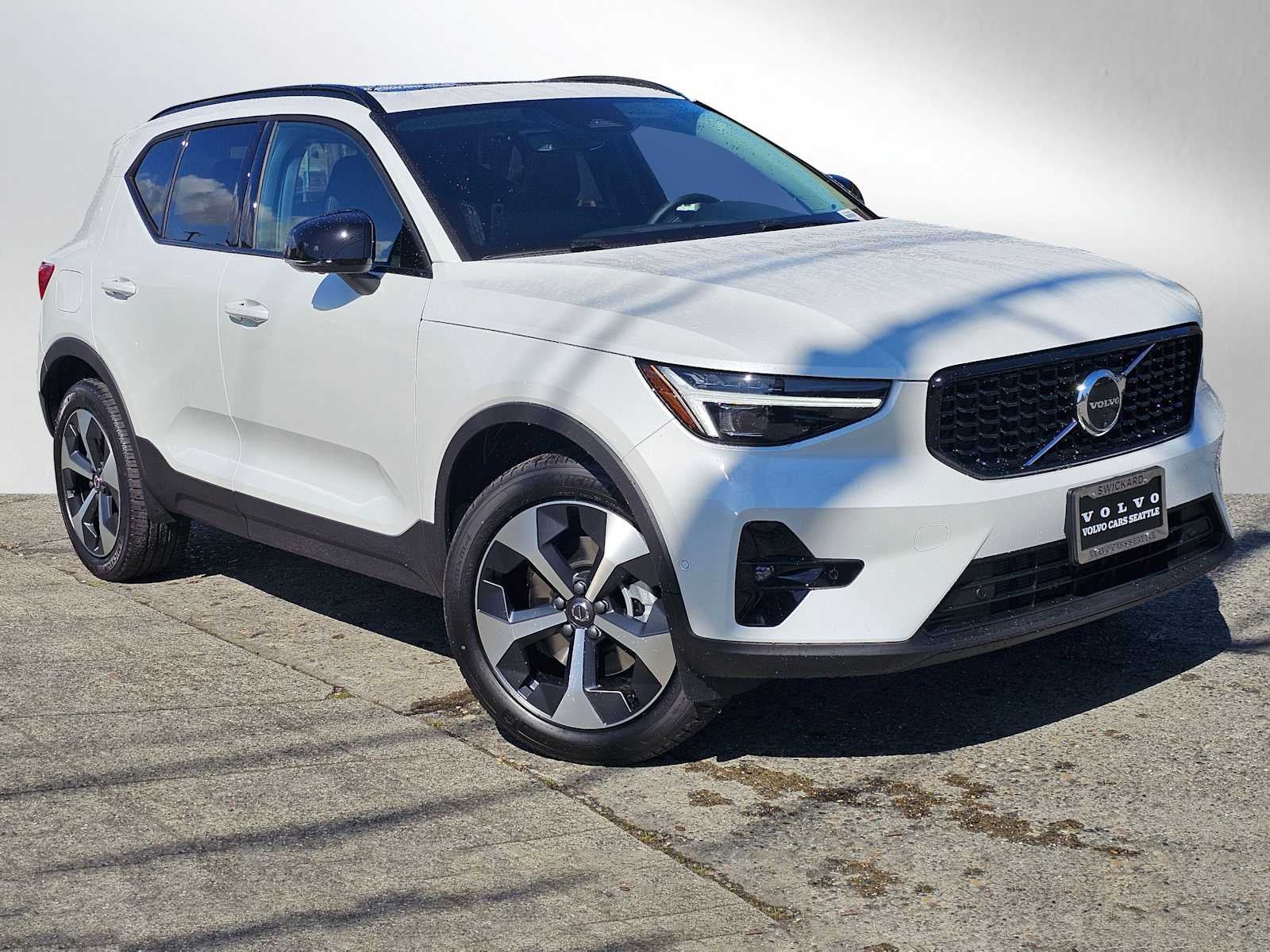 2026 Volvo XC40 Plus