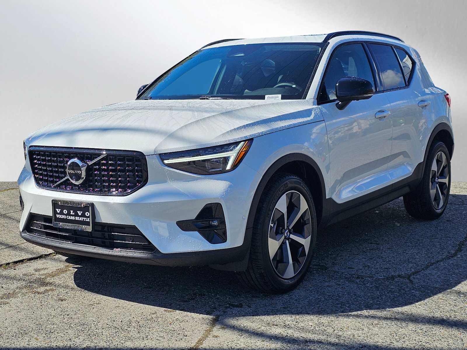 2026 Volvo XC40 Plus