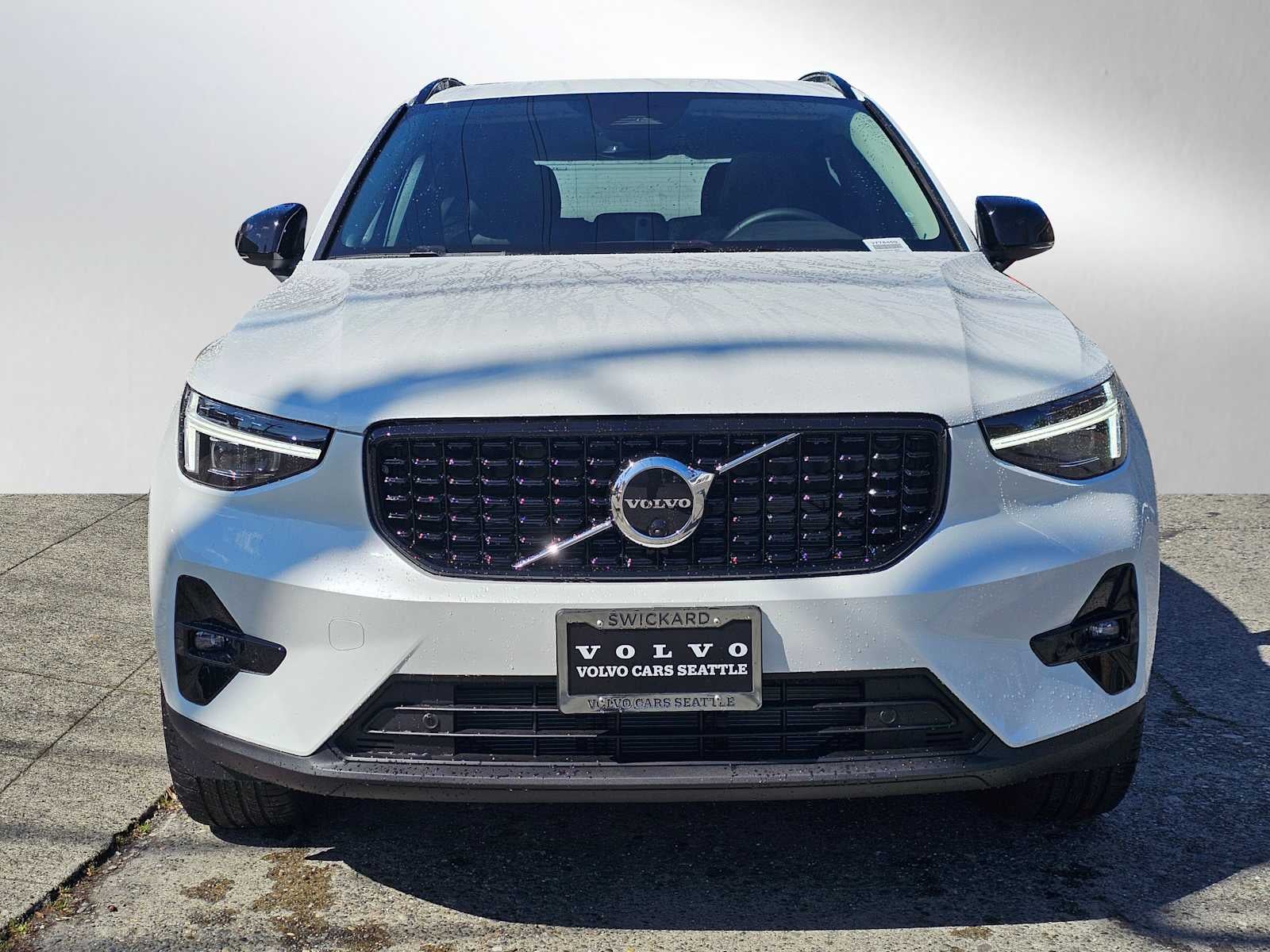 2026 Volvo XC40 Plus