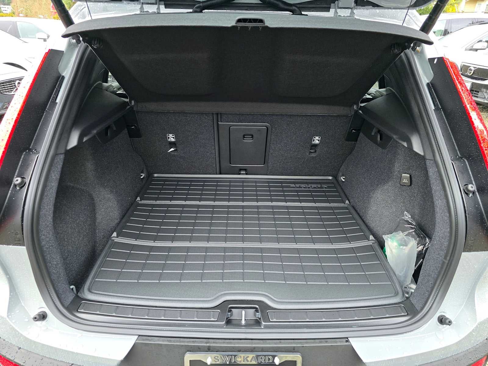 2026 Volvo XC40 Plus