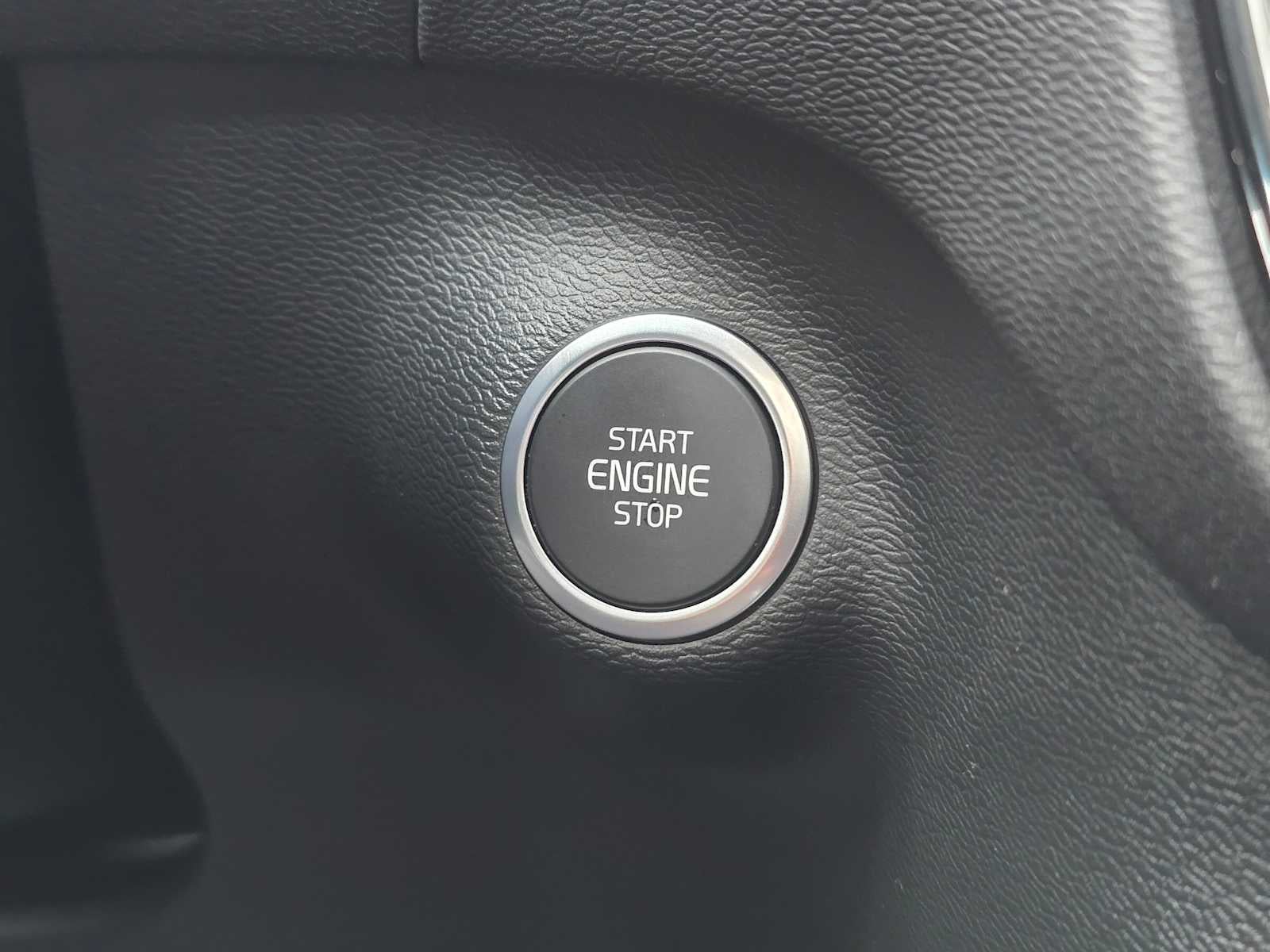 2026 Volvo XC40 Plus