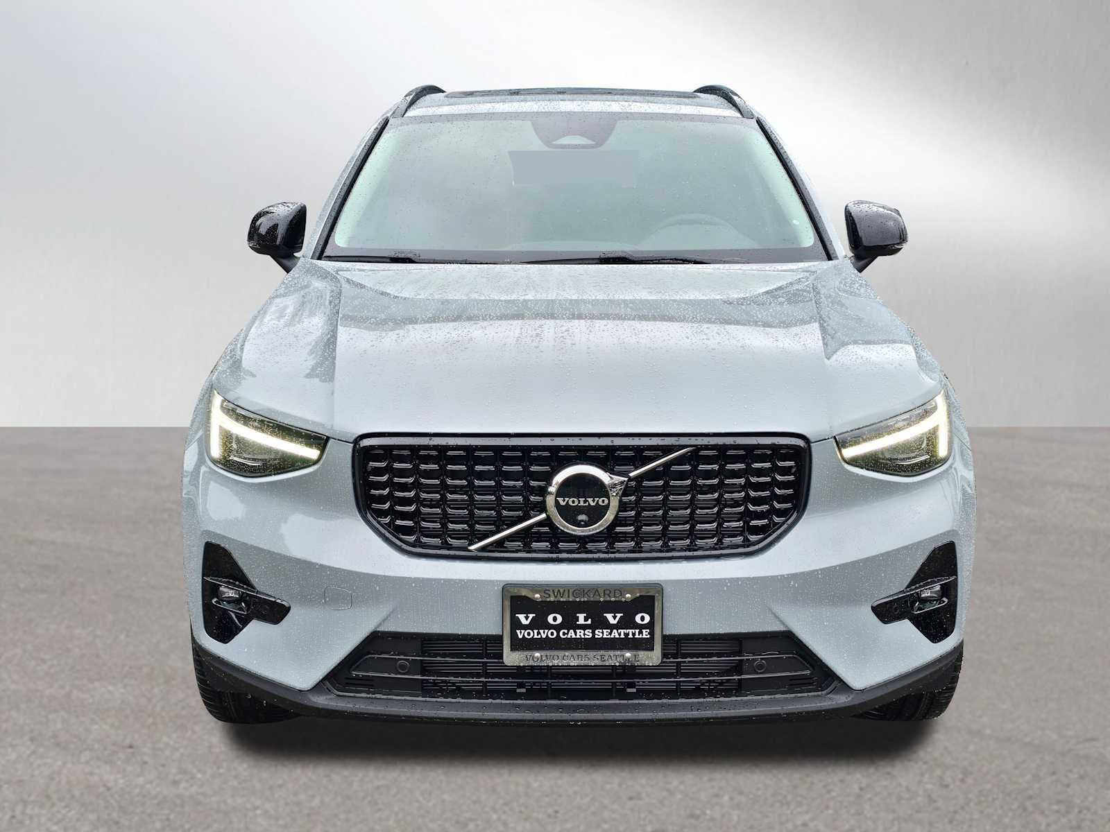 2026 Volvo XC40 Plus