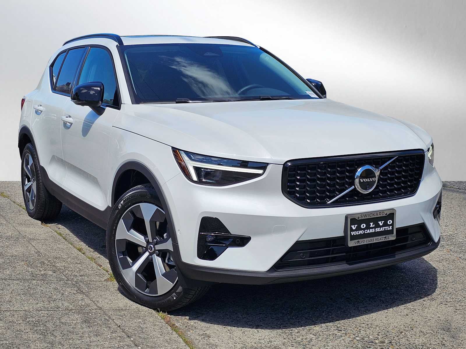 2026 Volvo XC40 Plus
