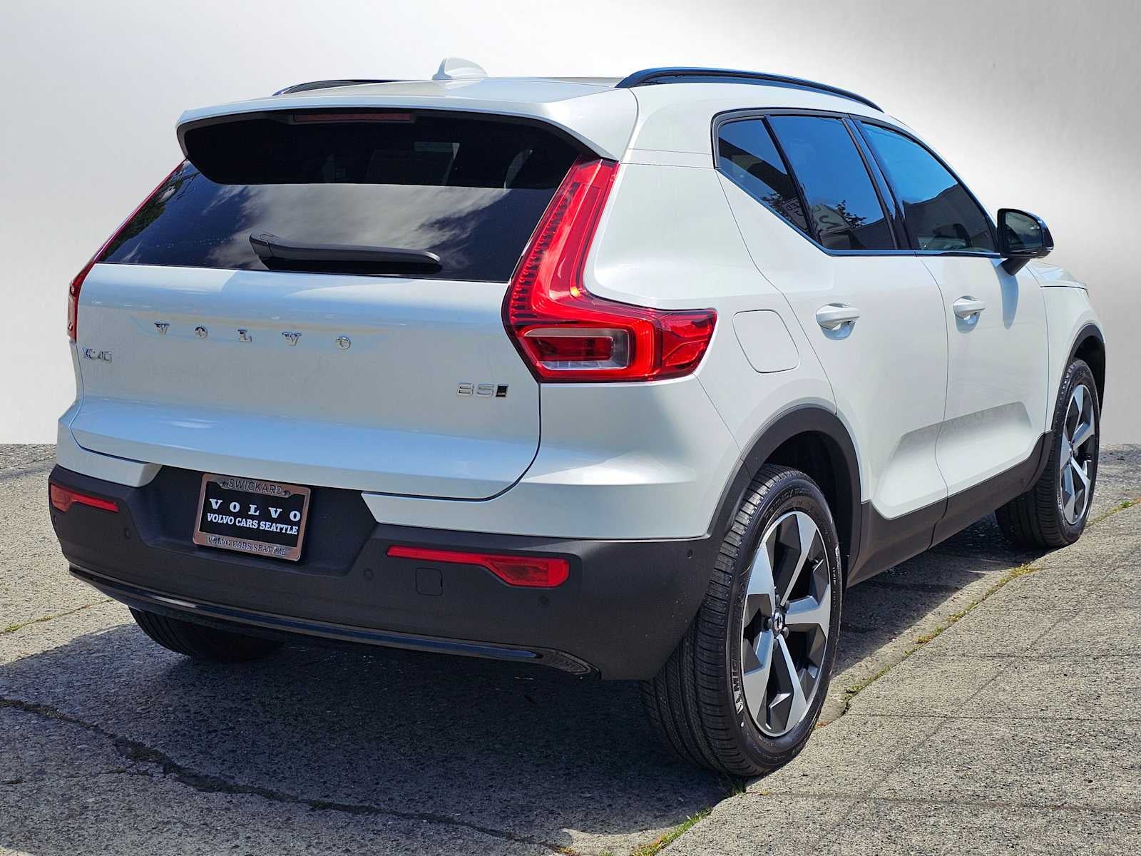 2026 Volvo XC40 Plus