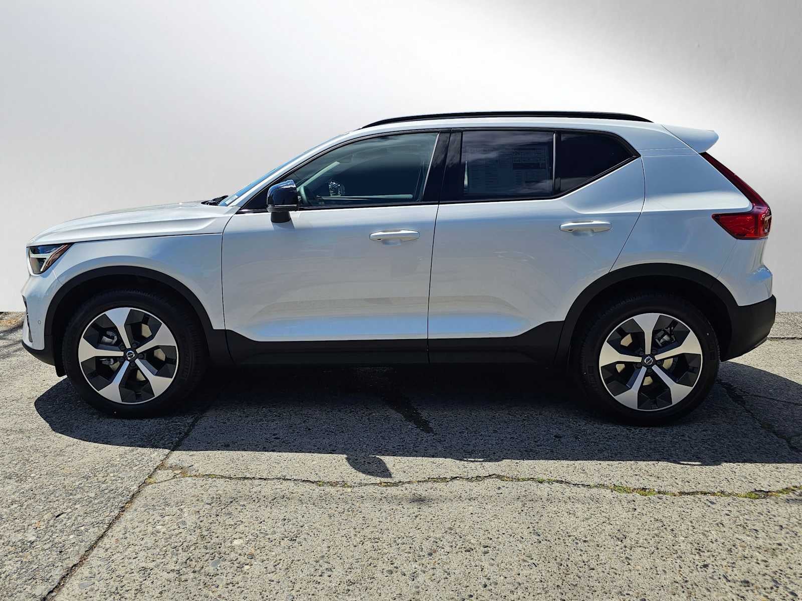 2026 Volvo XC40 Plus