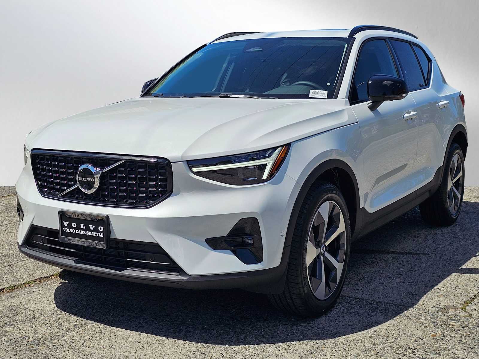 2026 Volvo XC40 Plus