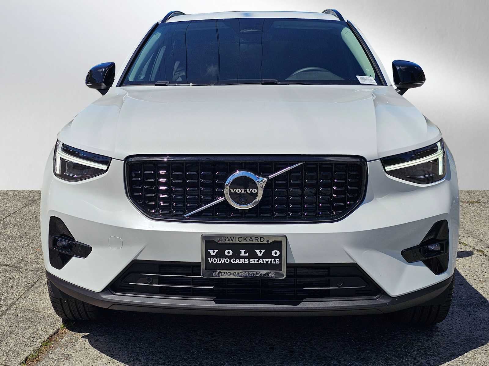 2026 Volvo XC40 Plus