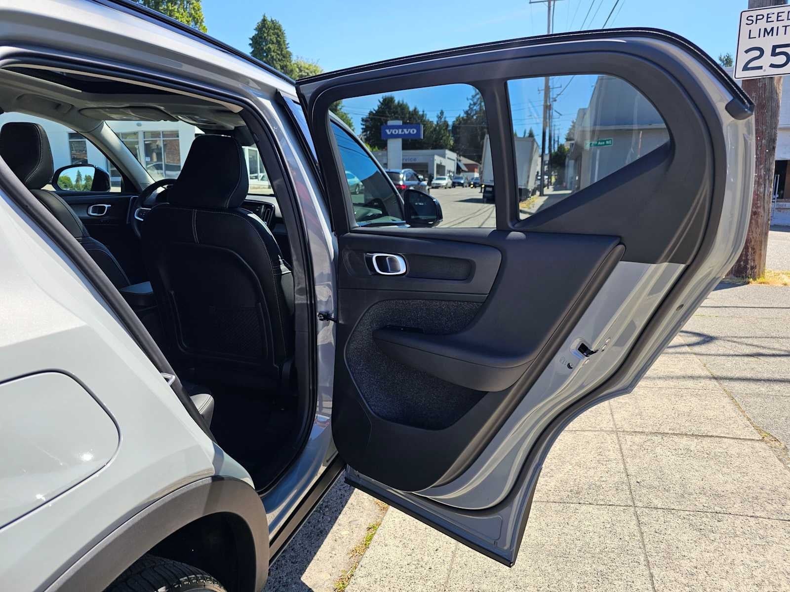 2026 Volvo XC40 Plus