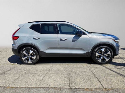 2026 Volvo XC40 Plus