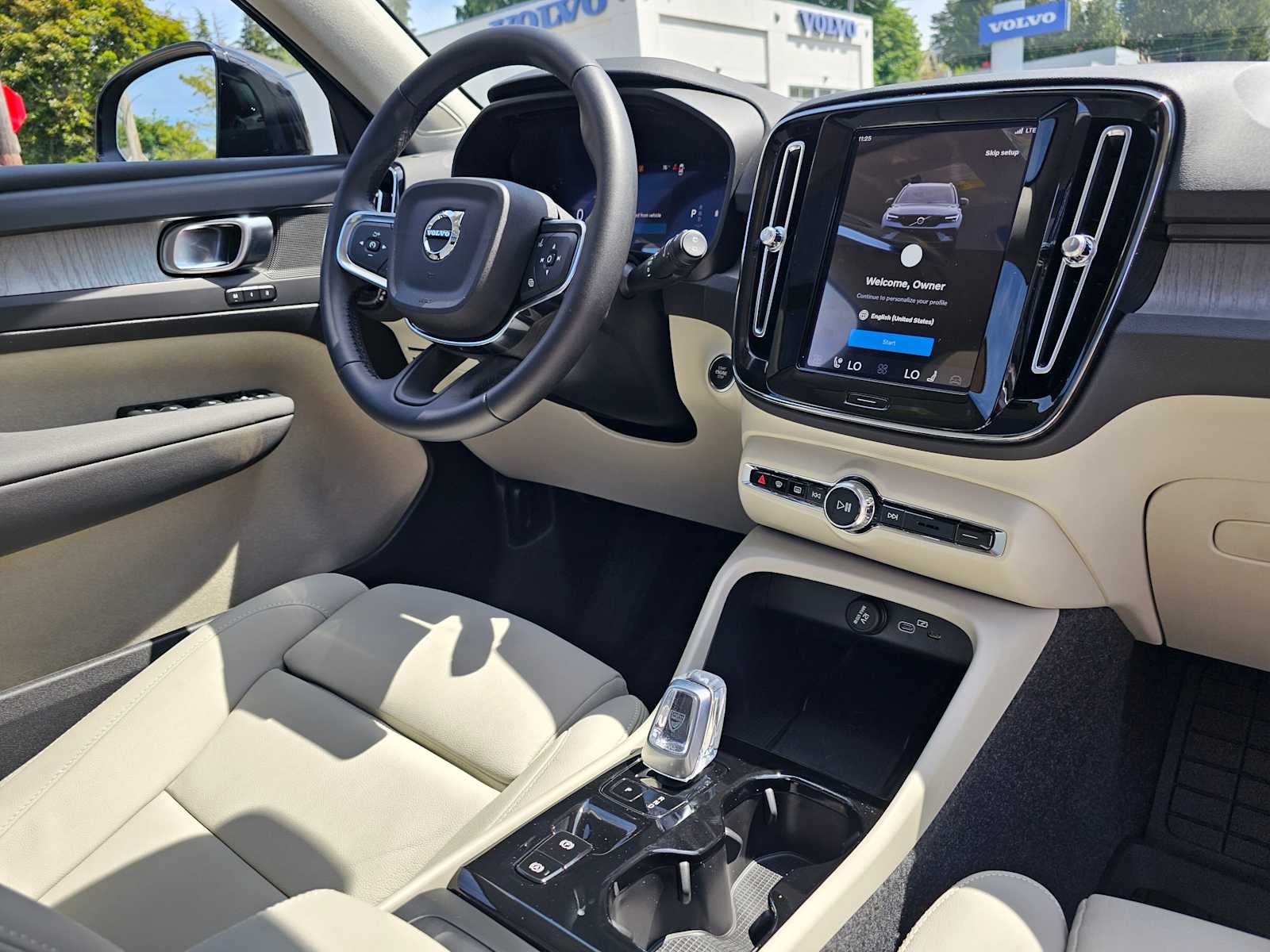 2026 Volvo XC40 Plus