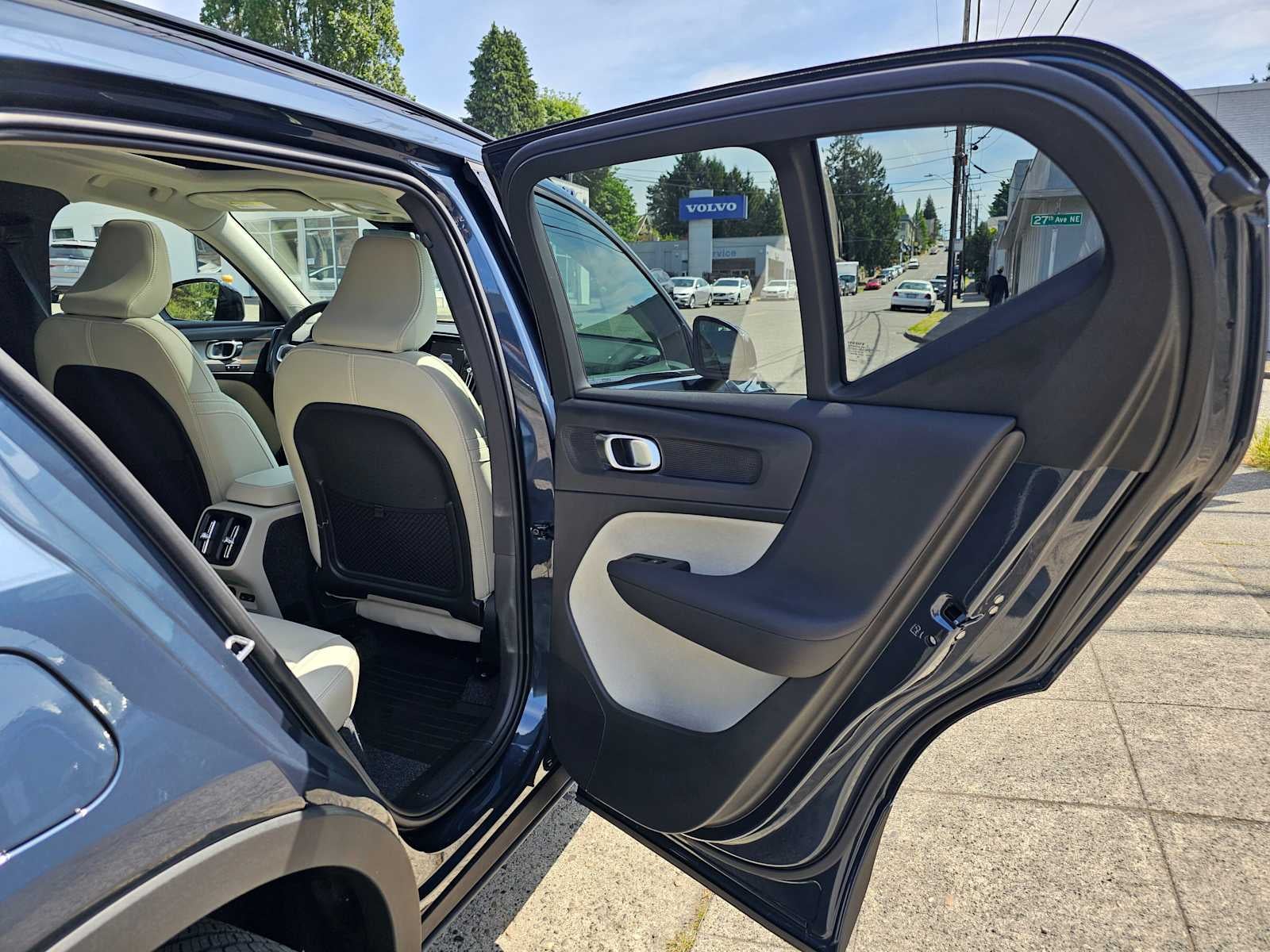 2026 Volvo XC40 Plus