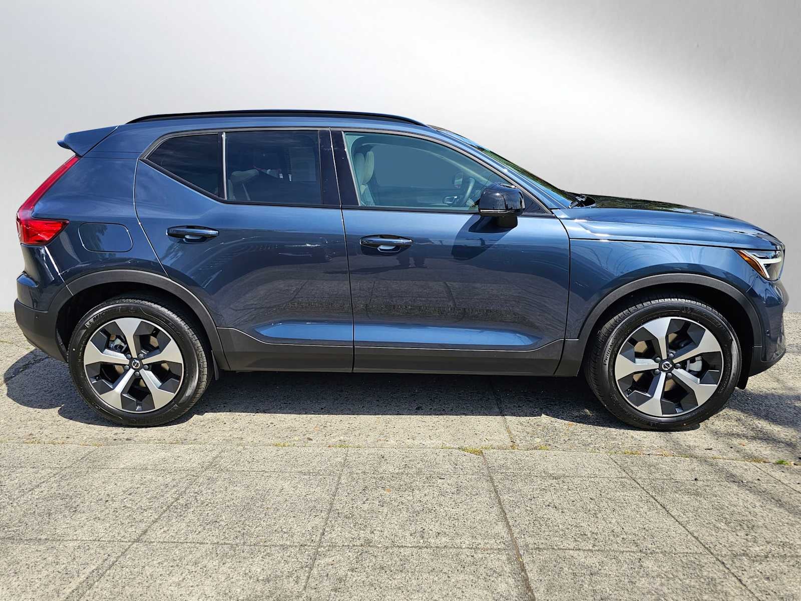 2026 Volvo XC40 Plus