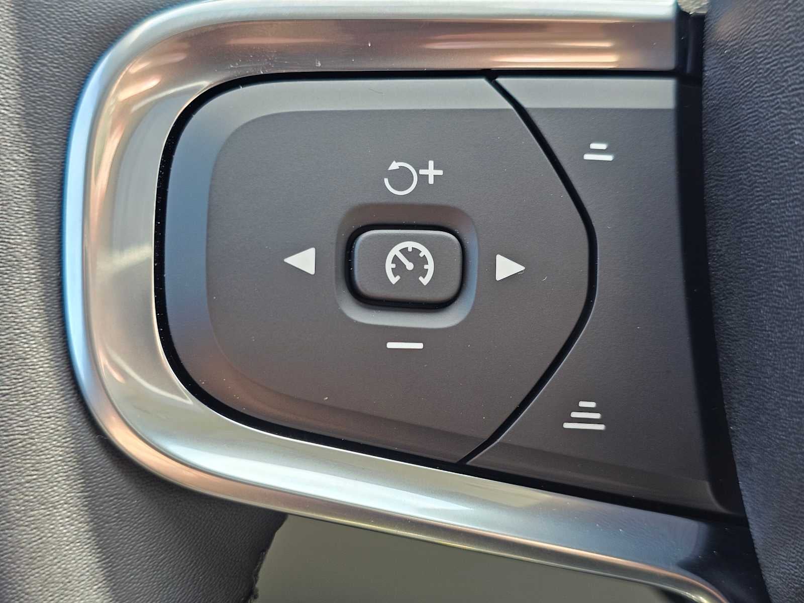 2026 Volvo XC40 Plus