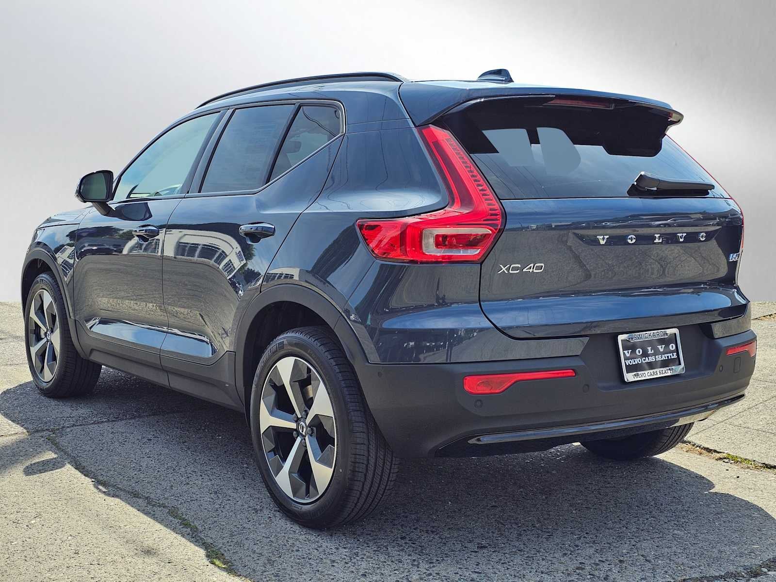 2026 Volvo XC40 Plus