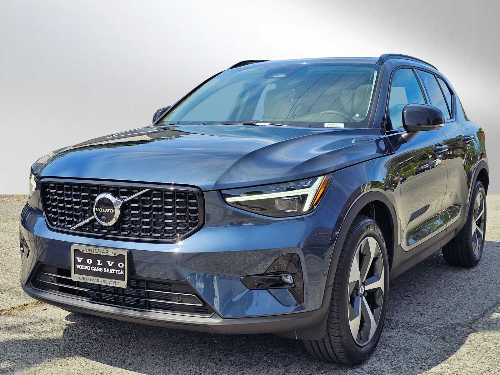 2026 Volvo XC40 Plus