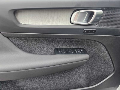 2026 Volvo XC40 Plus