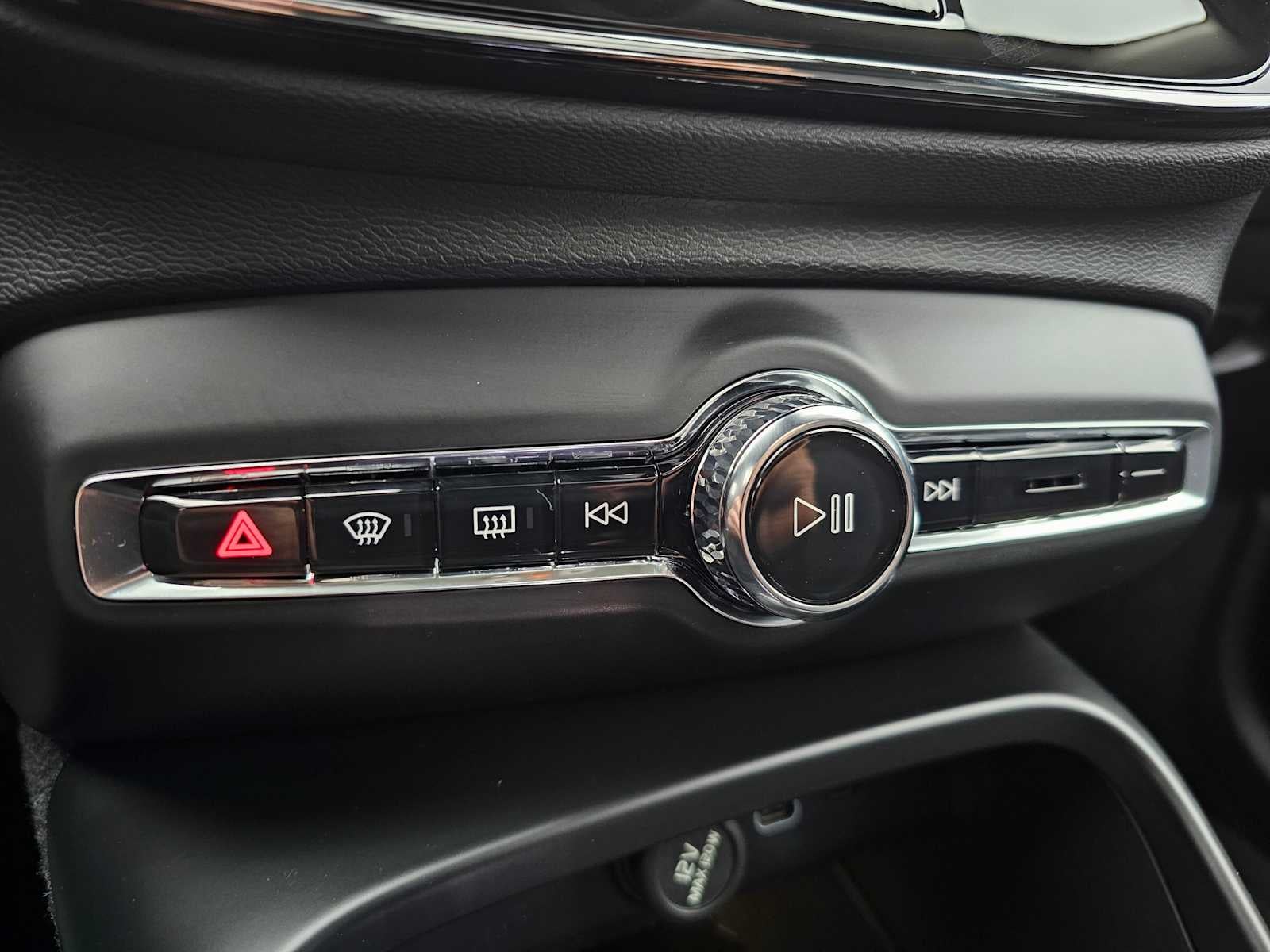 2026 Volvo XC40 Plus