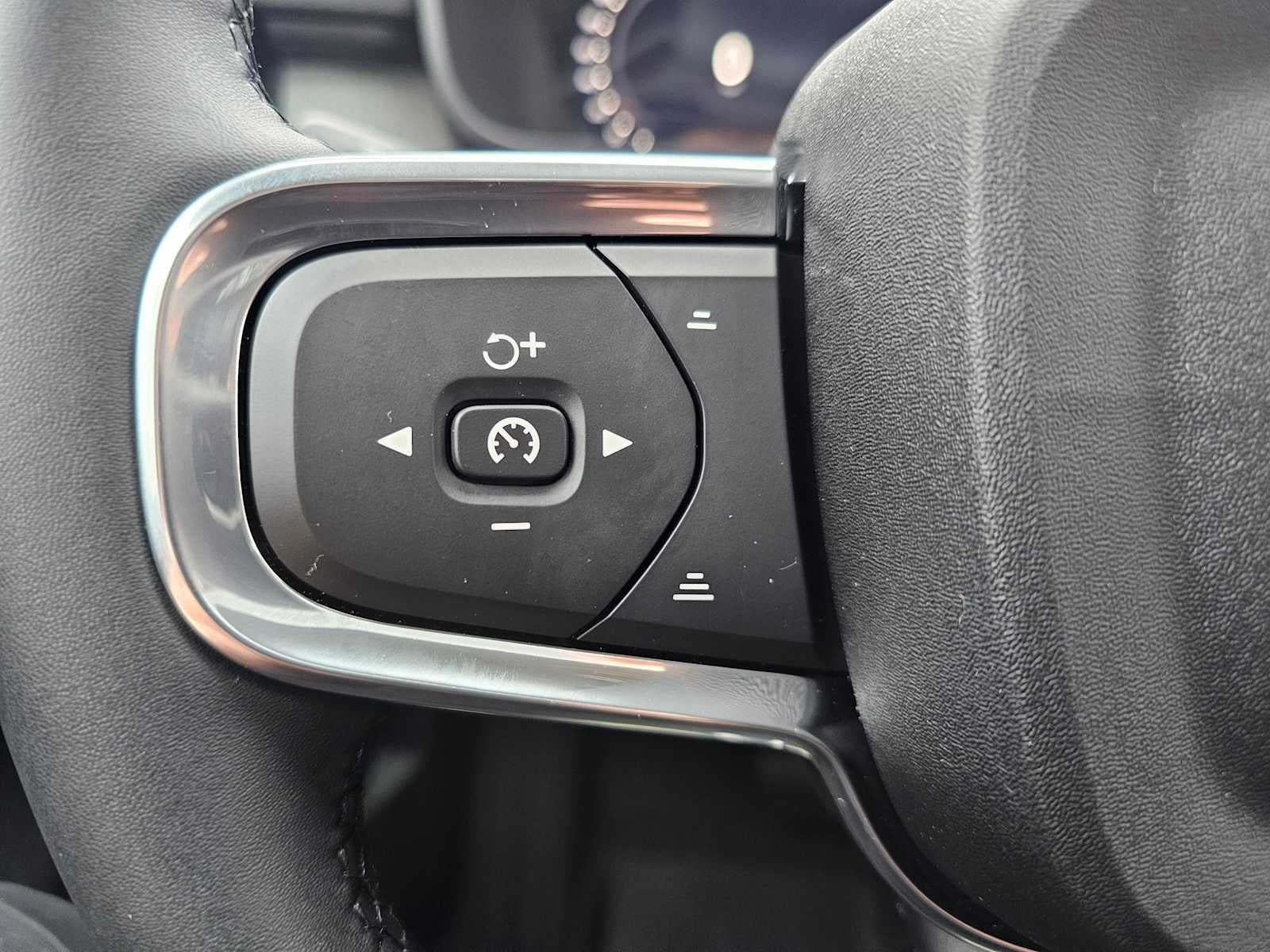 2026 Volvo XC40 Plus