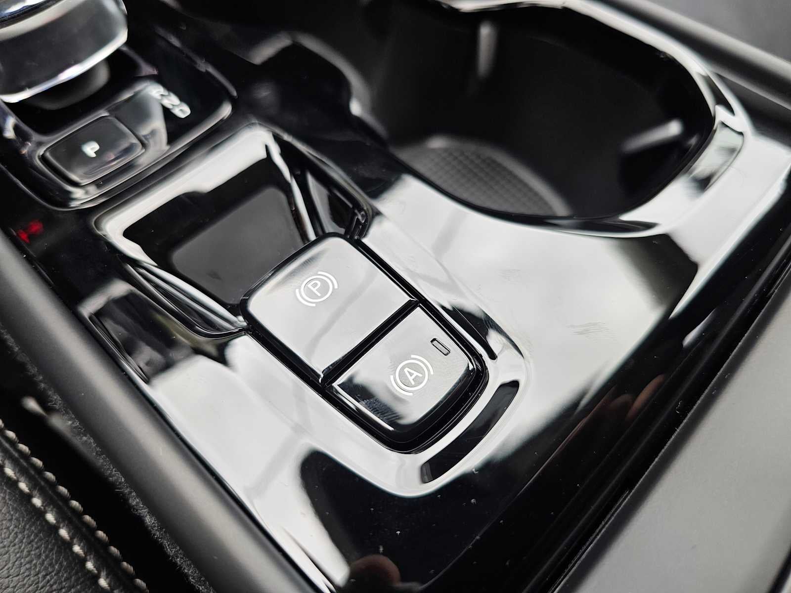 2026 Volvo XC40 Plus