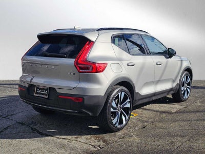 2025 Volvo XC40 Plus Dark Theme