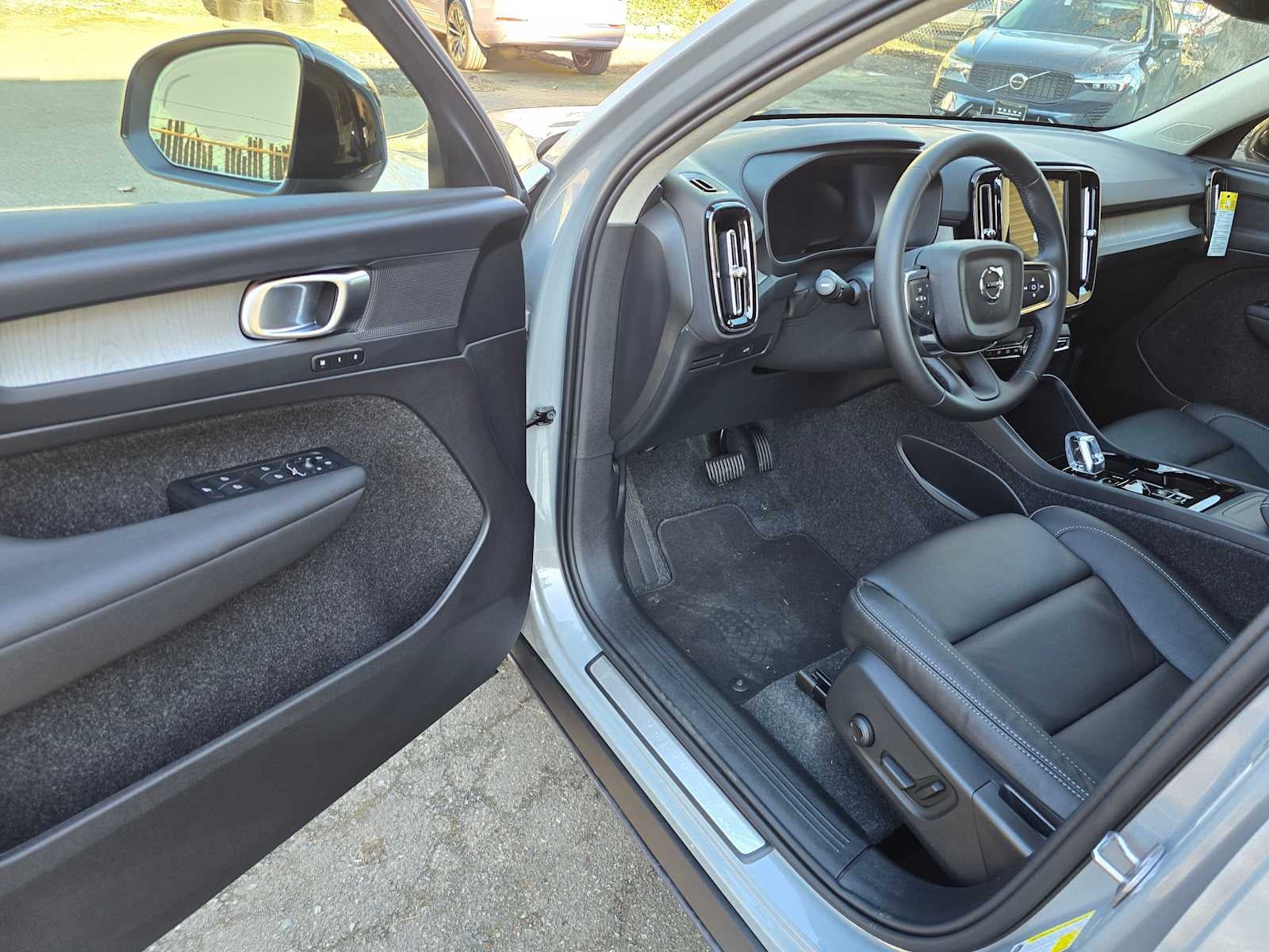 2026 Volvo XC40 Plus