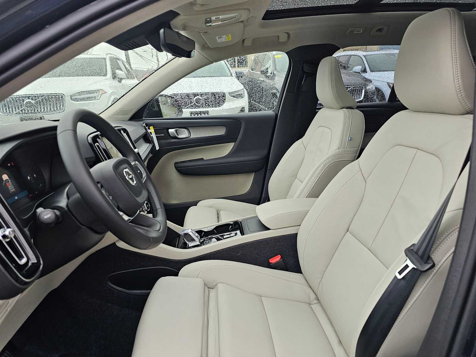 2026 Volvo XC40 Plus