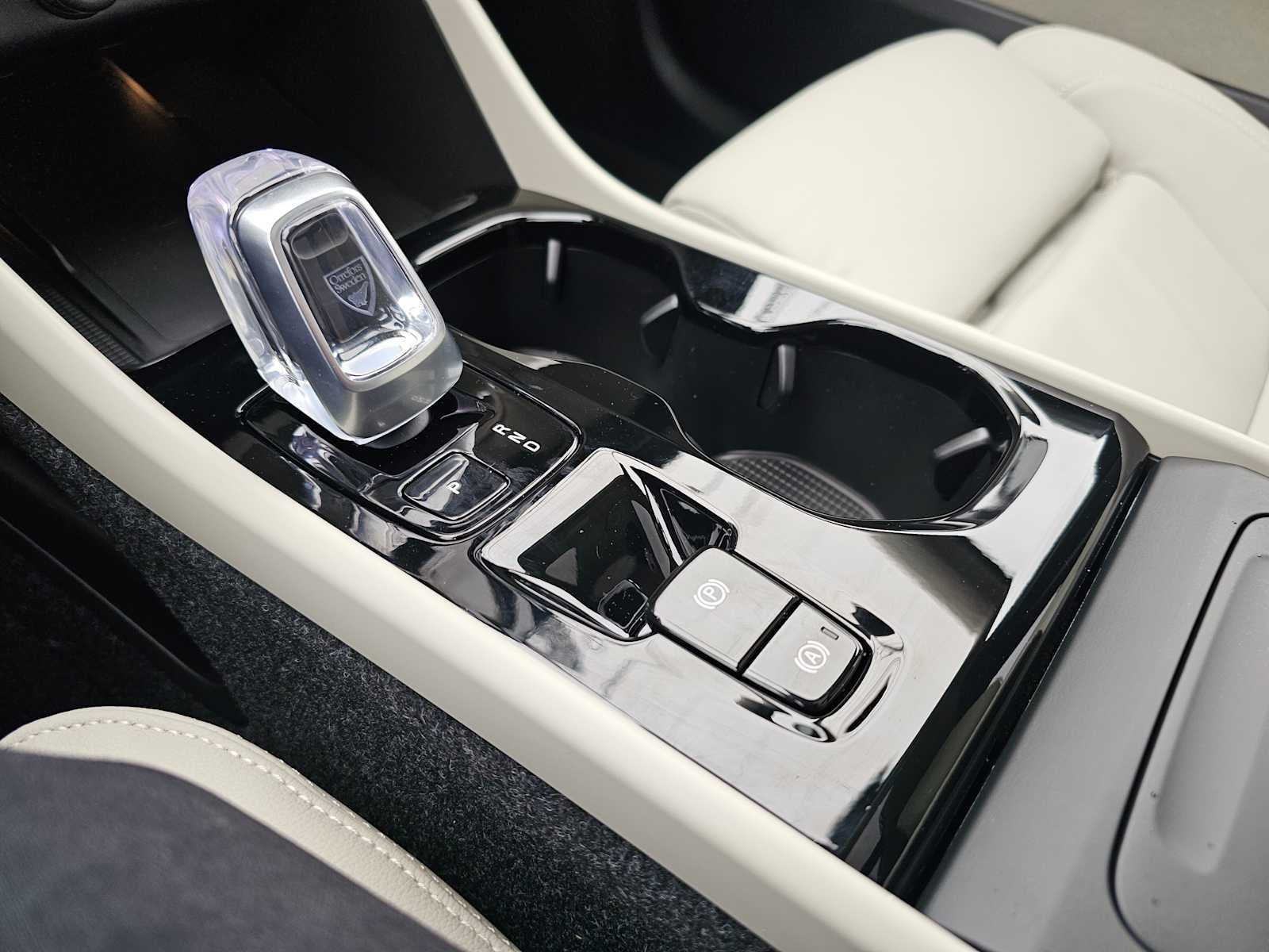2026 Volvo XC40 Plus