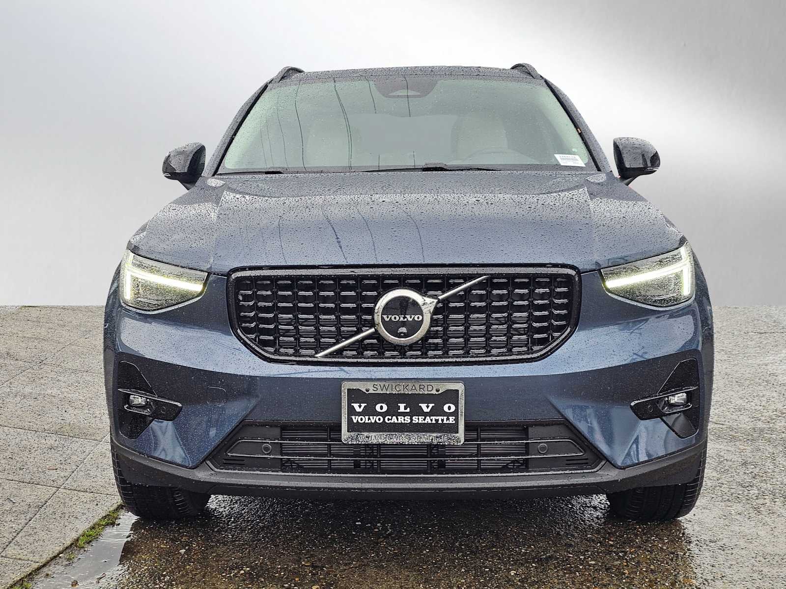 2026 Volvo XC40 Plus