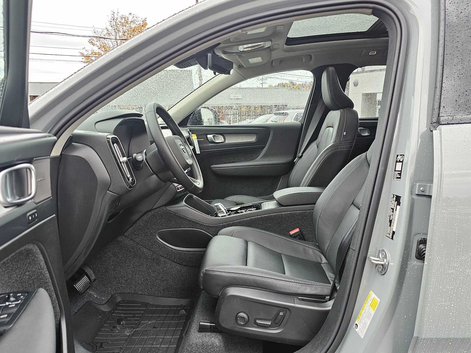 2026 Volvo XC40 Plus