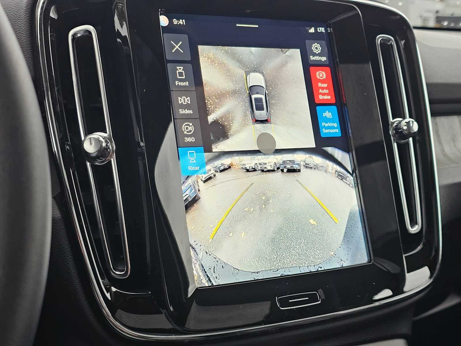 2026 Volvo XC40 Plus