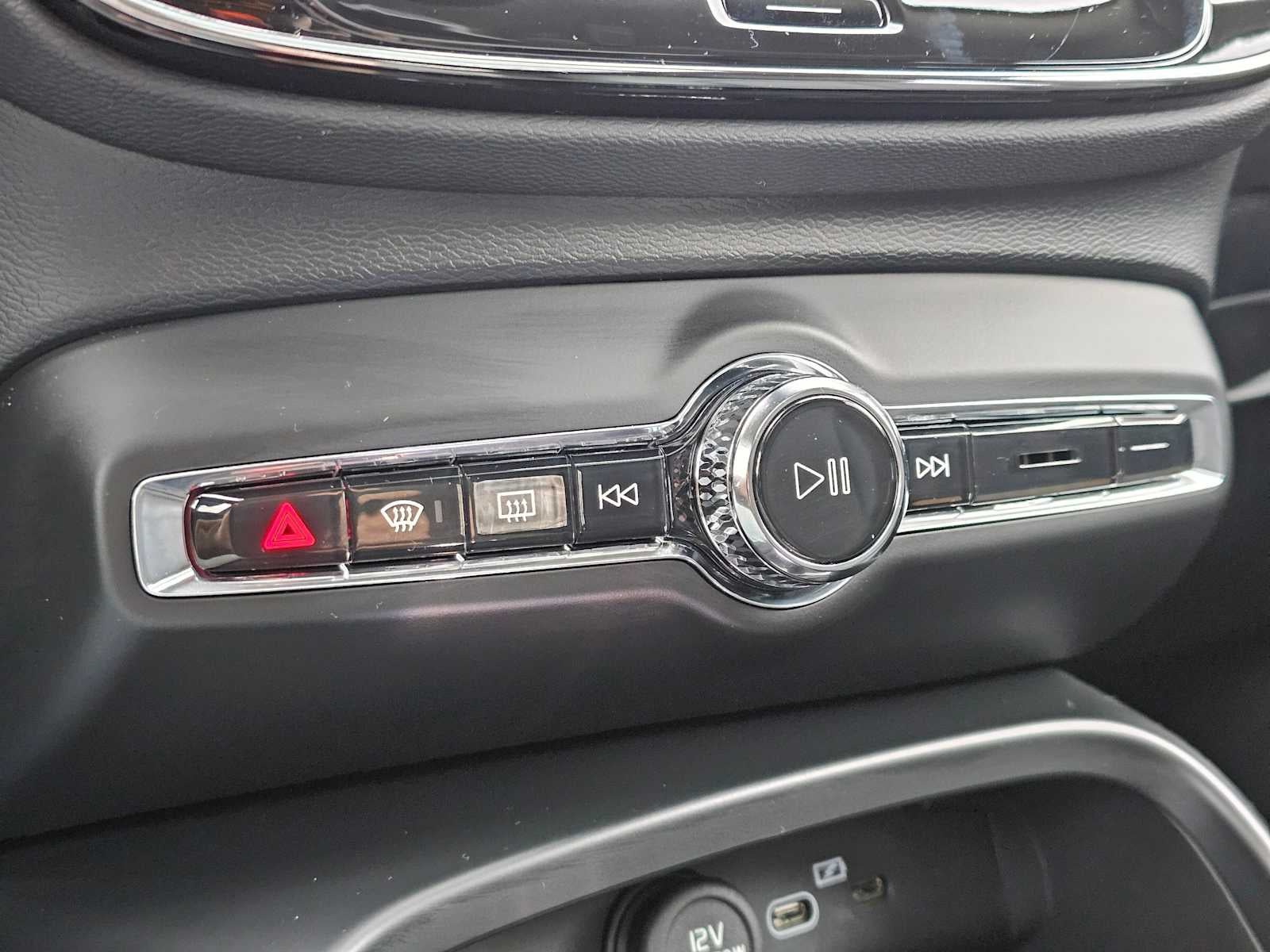 2026 Volvo XC40 Plus