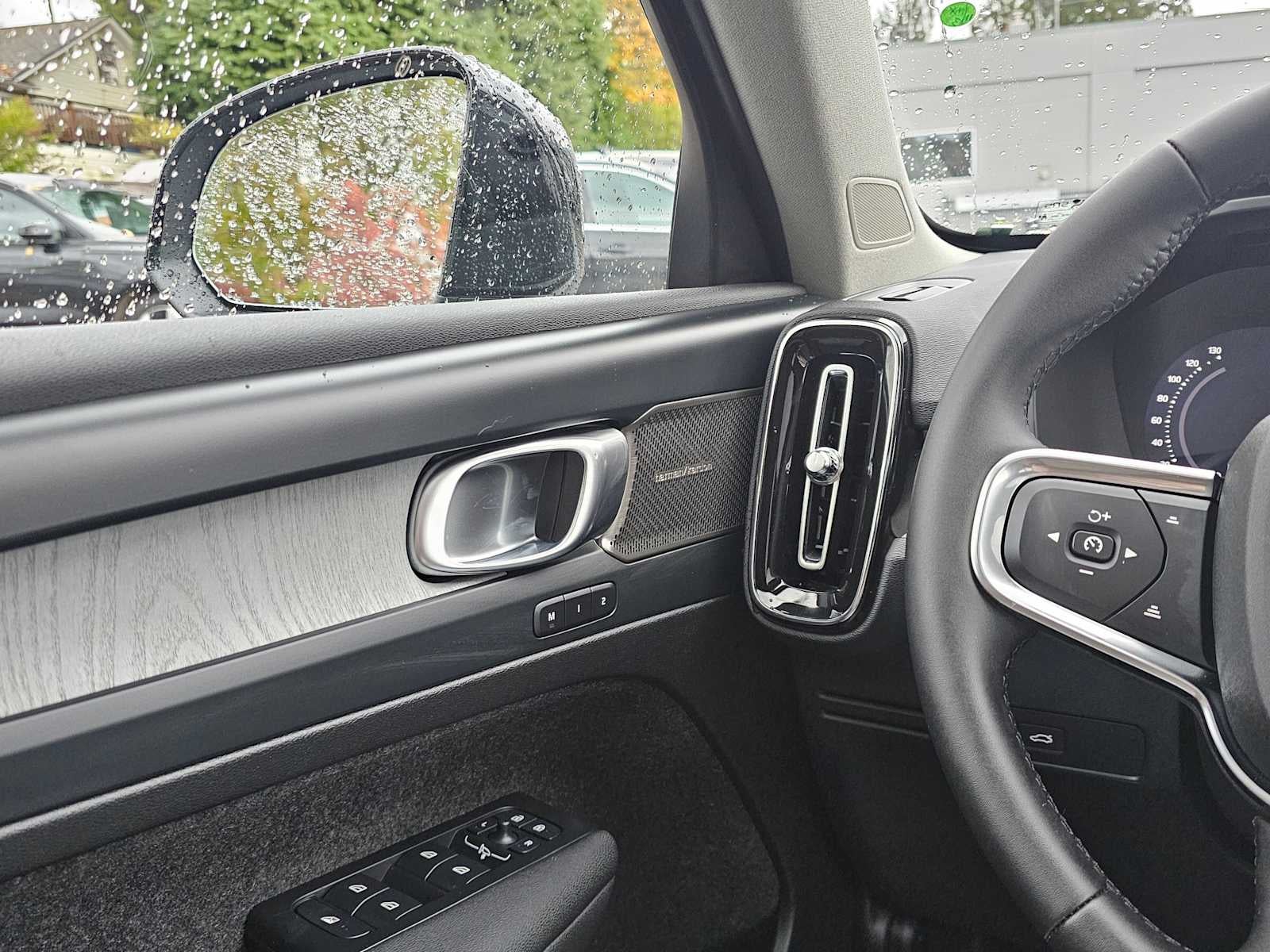 2026 Volvo XC40 Plus