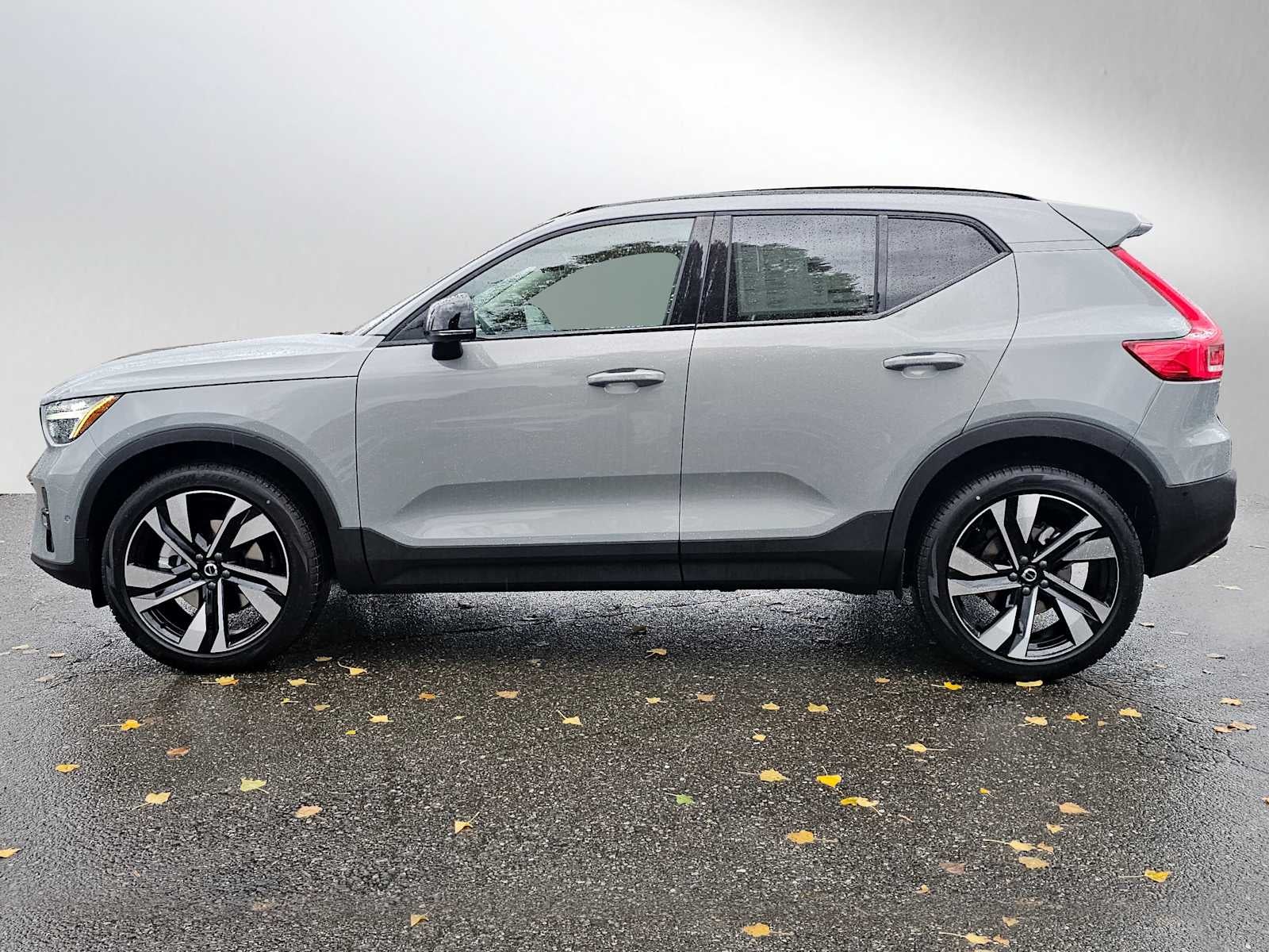 2026 Volvo XC40 Plus