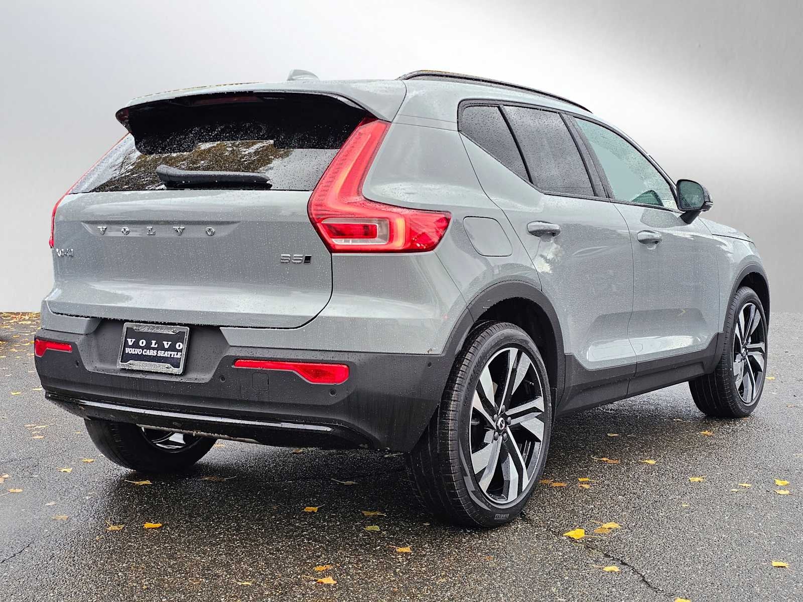 2026 Volvo XC40 Plus