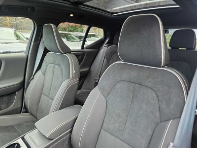 2026 Volvo XC40 Ultra Black Edition