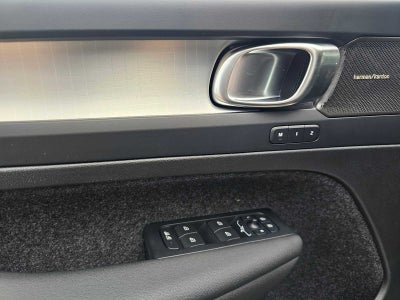 2026 Volvo XC40 Ultra Black Edition