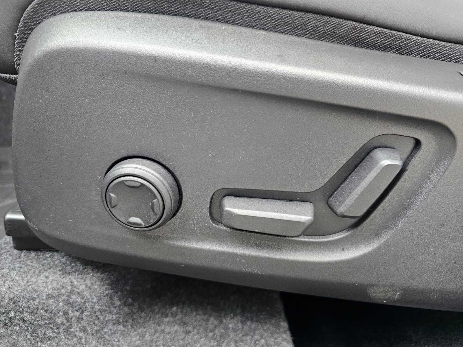 2026 Volvo XC40 Ultra Black Edition
