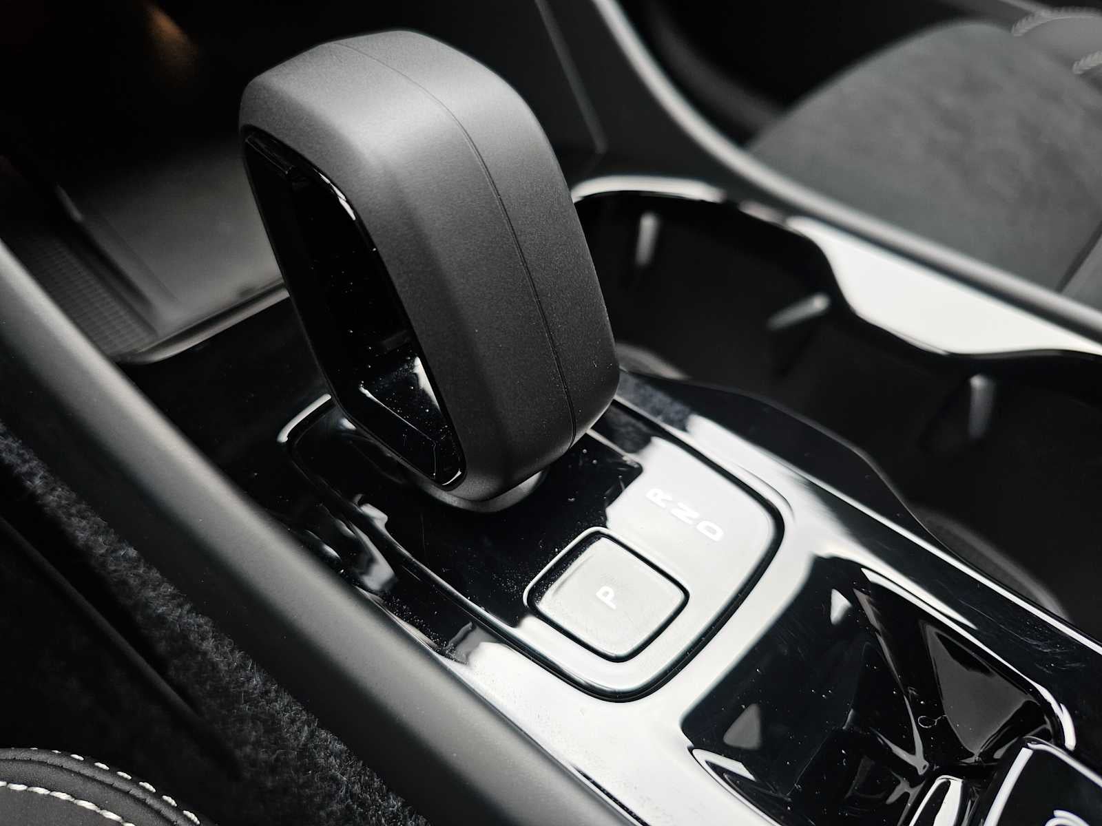 2026 Volvo XC40 Ultra Black Edition