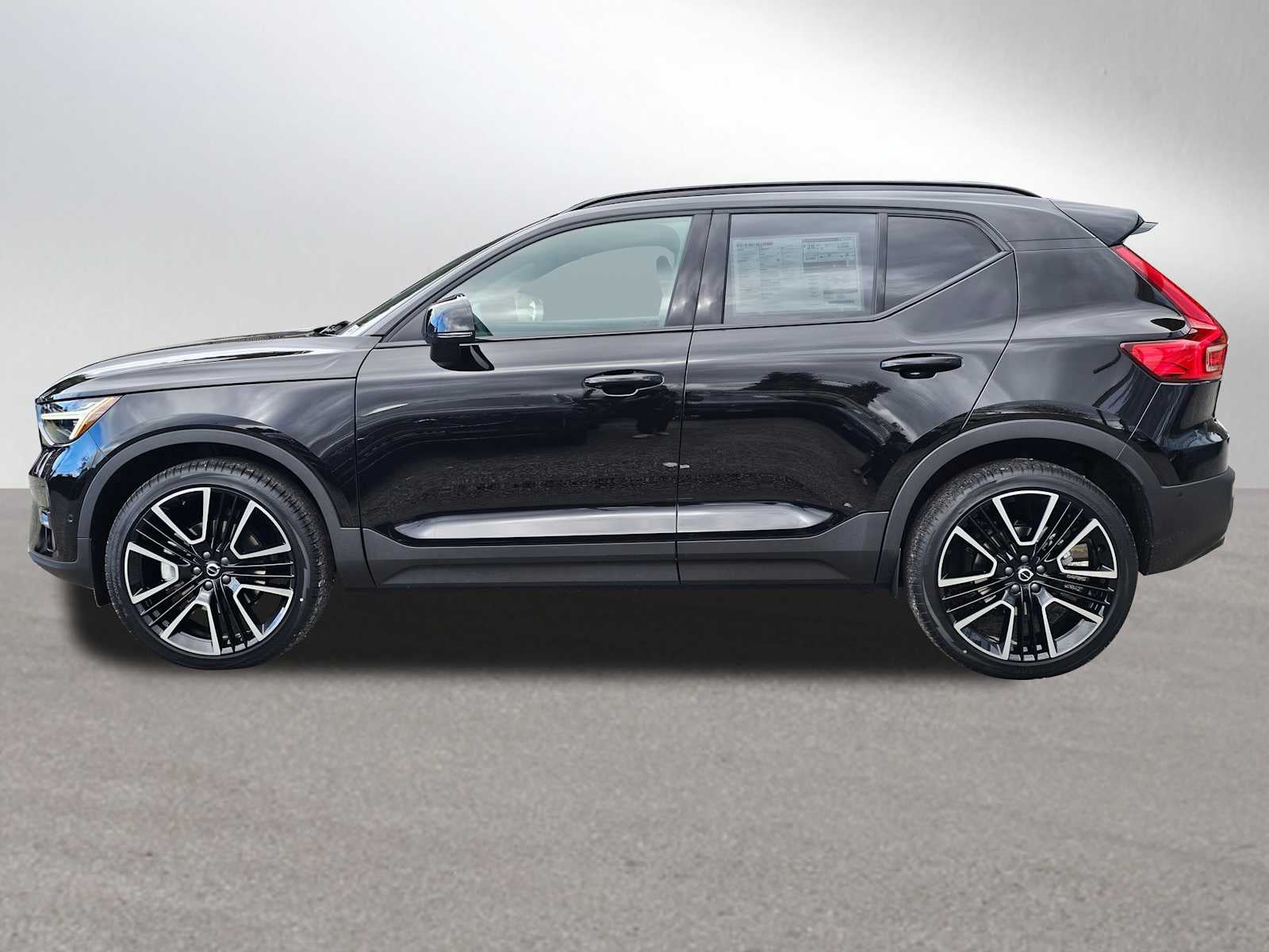 2026 Volvo XC40 Ultra Black Edition