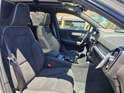2026 Volvo XC40 Ultra Black Edition