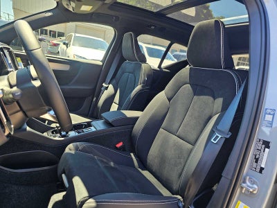 2026 Volvo XC40 Ultra Black Edition