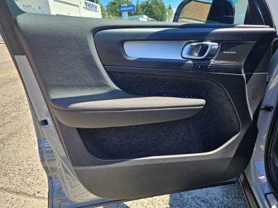 2026 Volvo XC40 Ultra Black Edition
