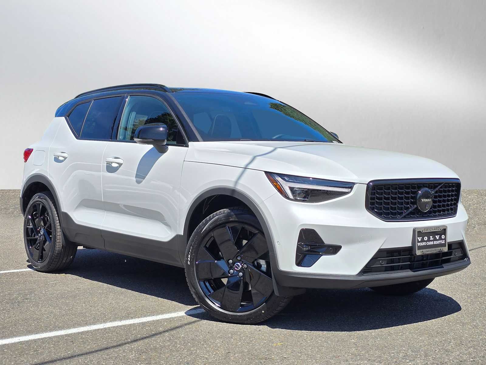2026 Volvo XC40 Ultra Black Edition